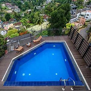 2* Отель Queens Mount Ridge