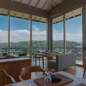 4* Отель Rivora Heights